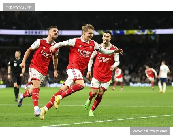 阿森纳主场大胜马德里竞技,展现强劲实力四连胜 阿森纳主场大胜马德里竞技,展现强劲实力四连胜